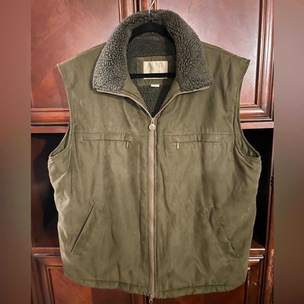 RFT - EUC Rainforest XL vest!!  Winter fleece!!